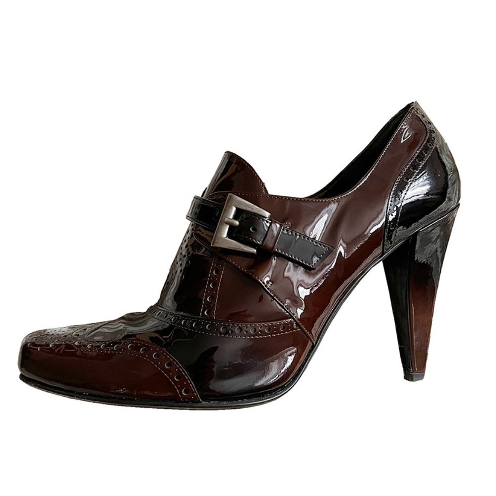 STUART WEITZMAN SIZE 8 PATENT LEATHER ANKLE BOOTIES